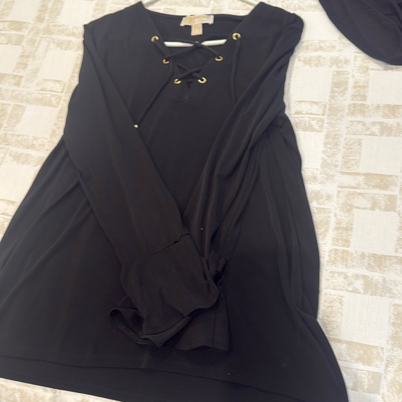 MICHAEL Michael Kors XL top EUC V neck Criss cross bell sleeve host pick - Picture 6 of 11
